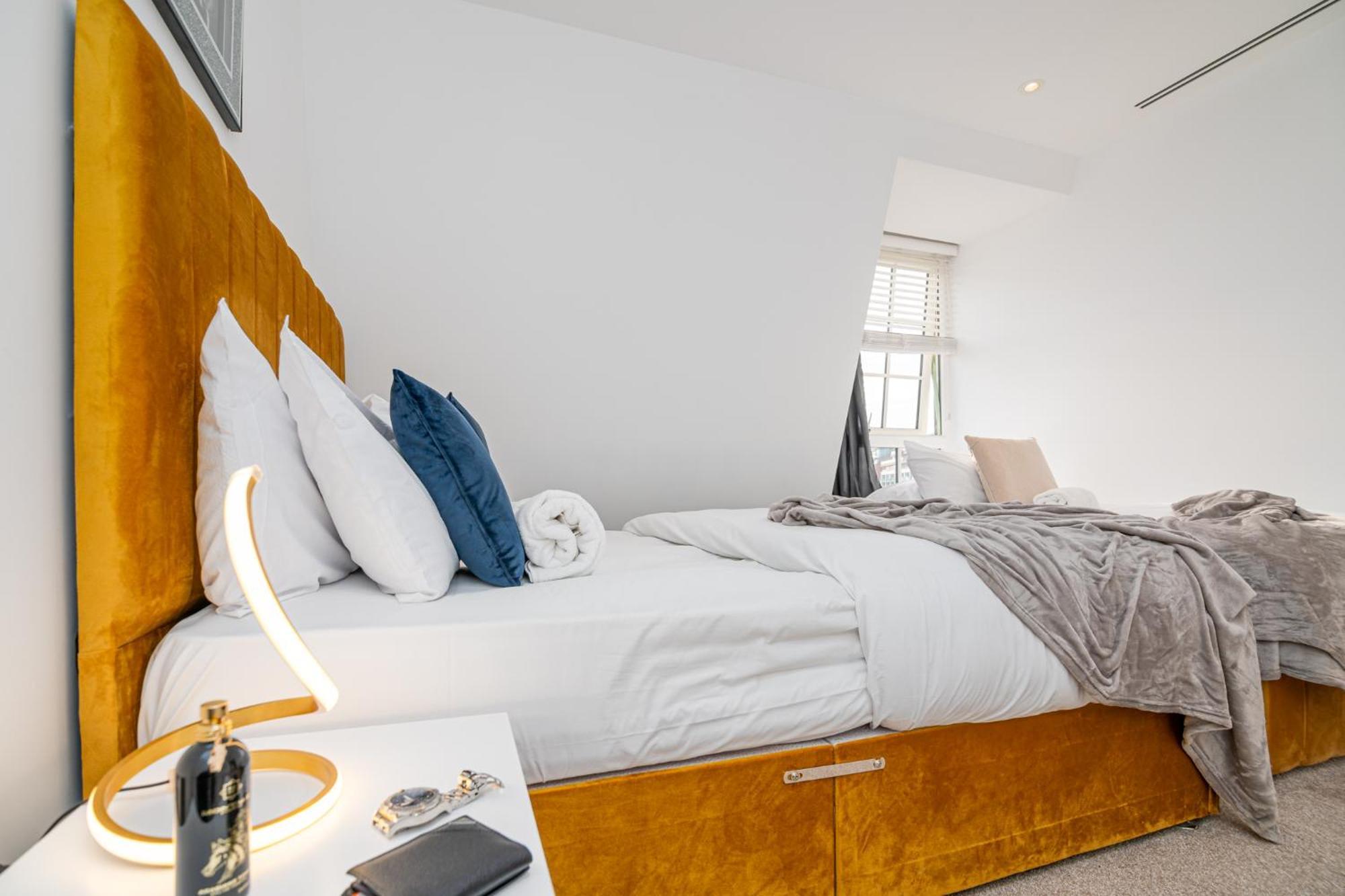 Stunning 1-Bedroom Penthouse In Marble Arch 72 London Eksteriør billede