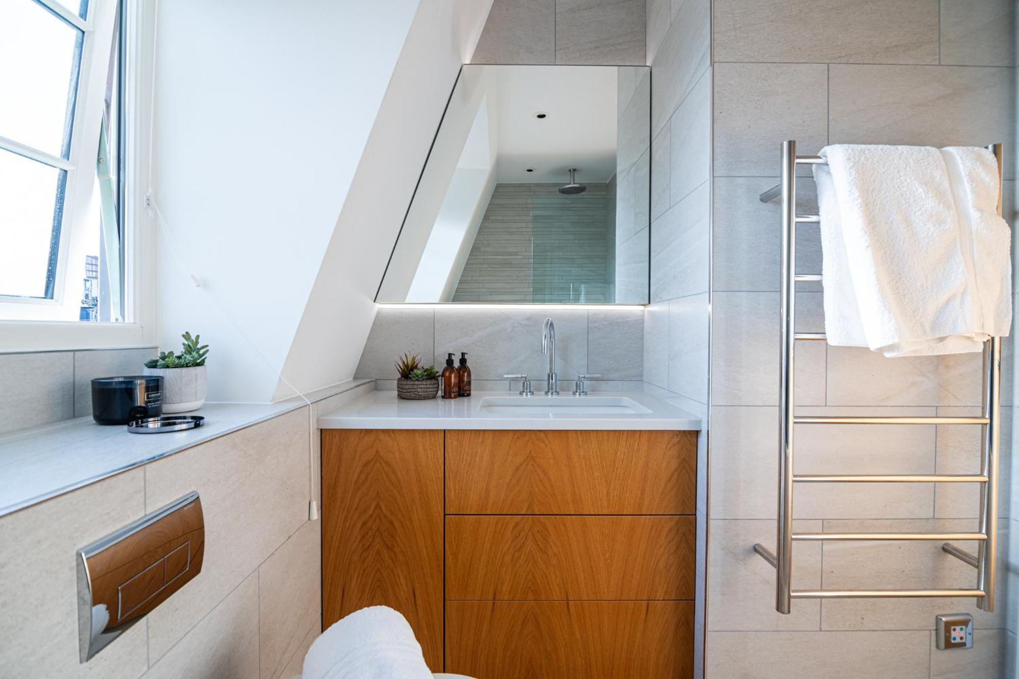 Stunning 1-Bedroom Penthouse In Marble Arch 72 London Eksteriør billede