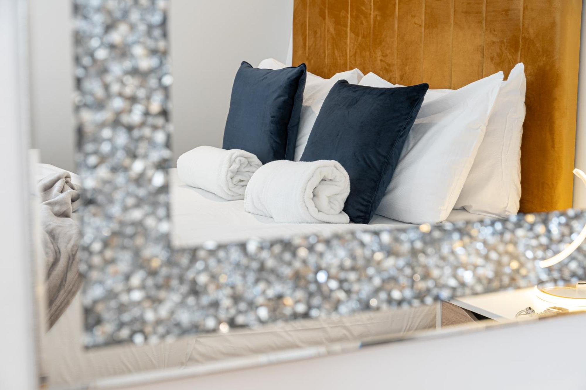 Stunning 1-Bedroom Penthouse In Marble Arch 72 London Eksteriør billede
