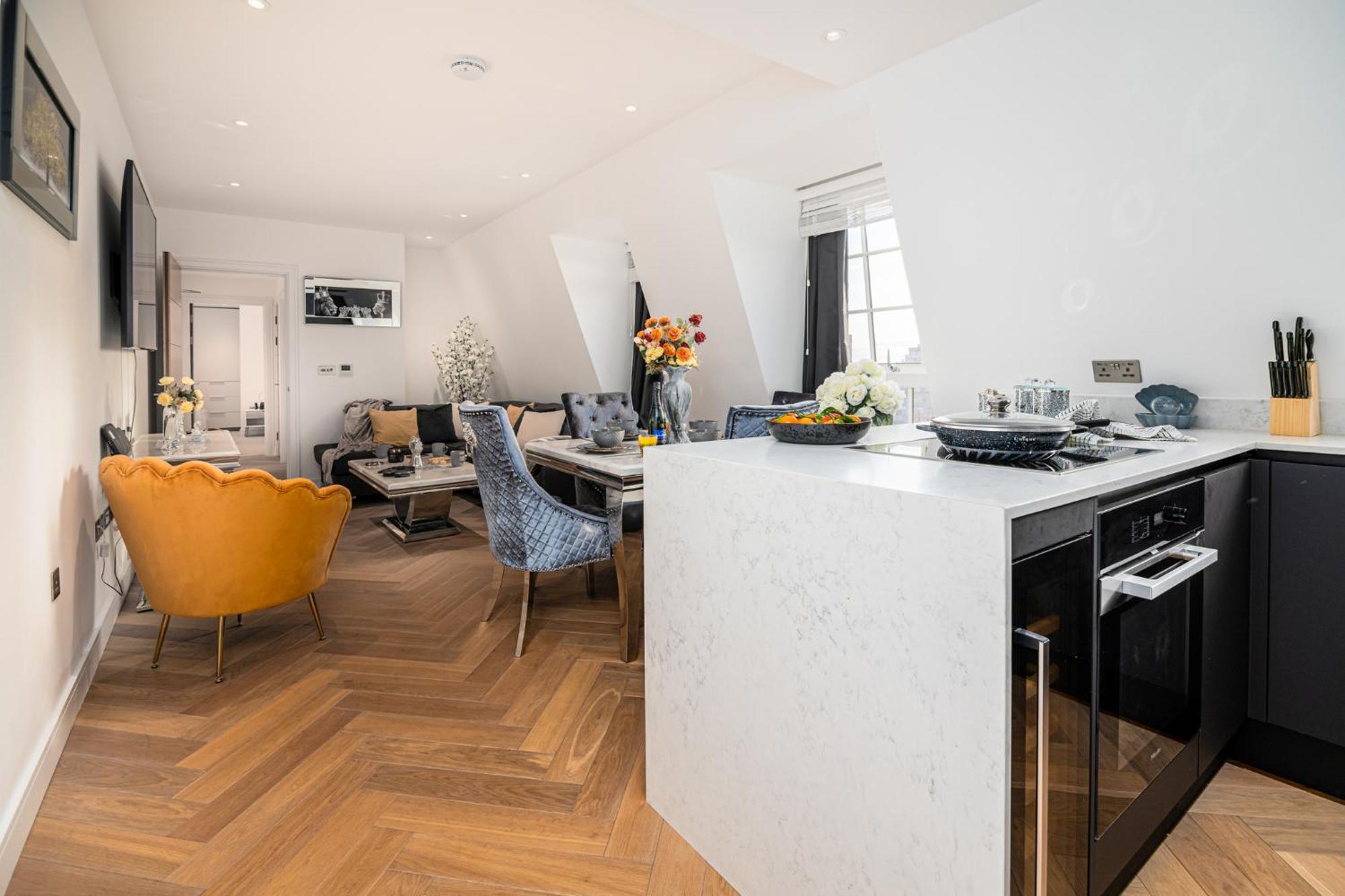 Stunning 1-Bedroom Penthouse In Marble Arch 72 London Eksteriør billede