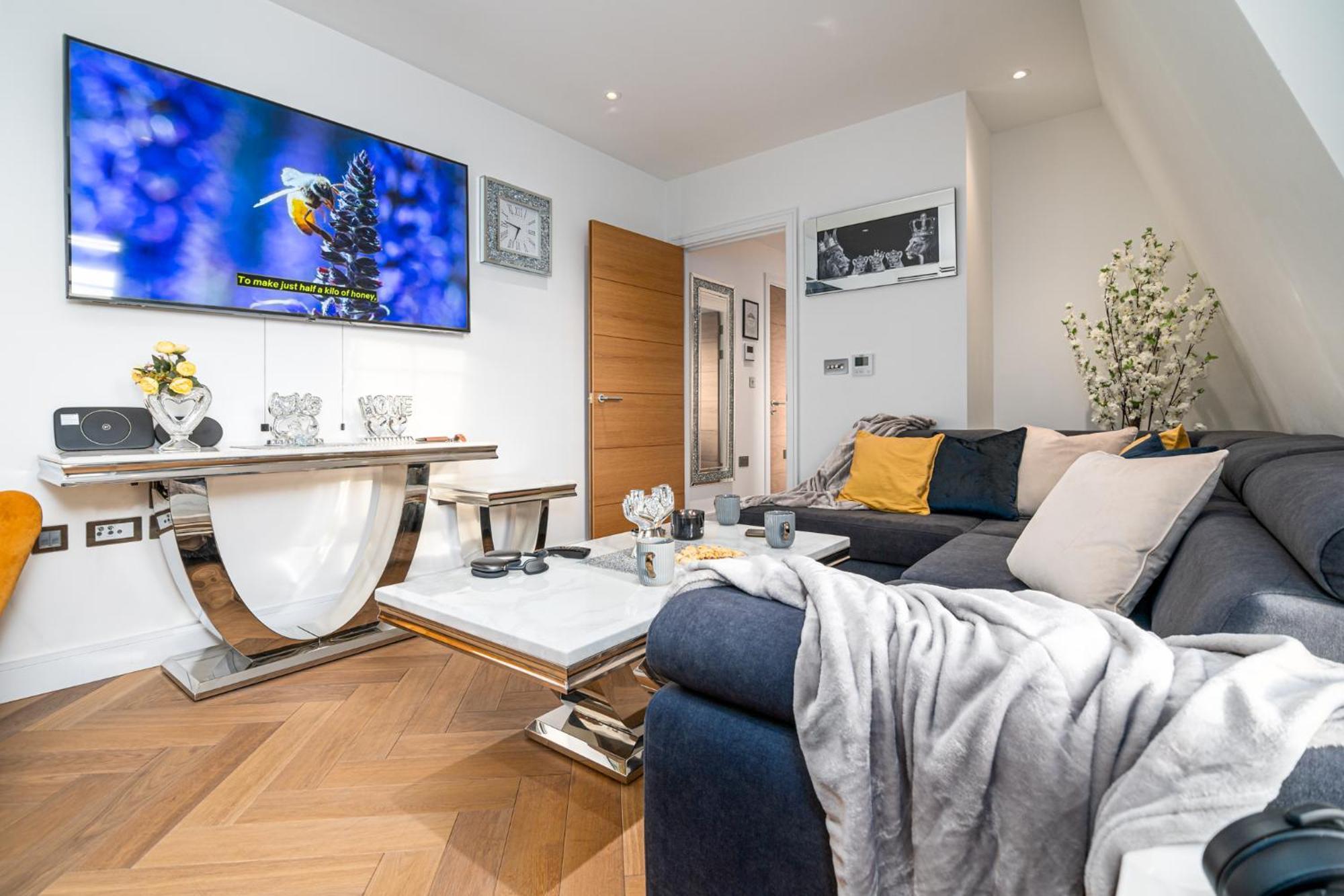 Stunning 1-Bedroom Penthouse In Marble Arch 72 London Eksteriør billede