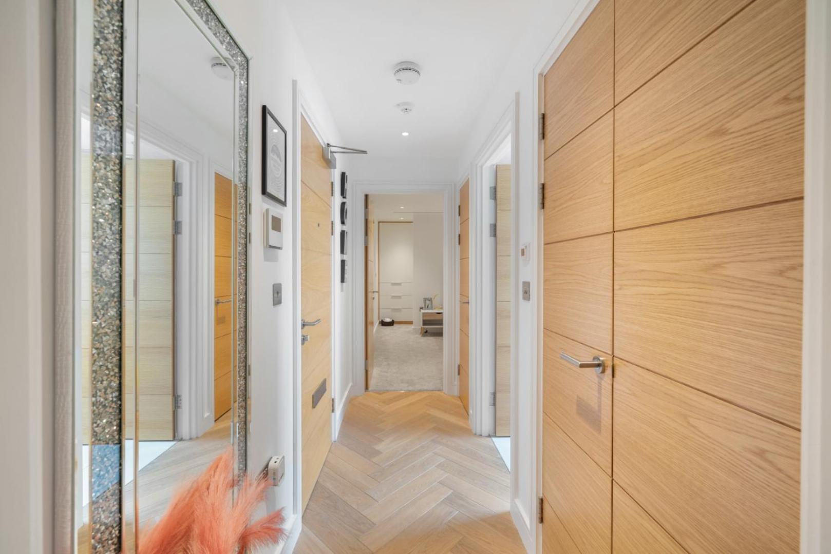 Stunning 1-Bedroom Penthouse In Marble Arch 72 London Eksteriør billede